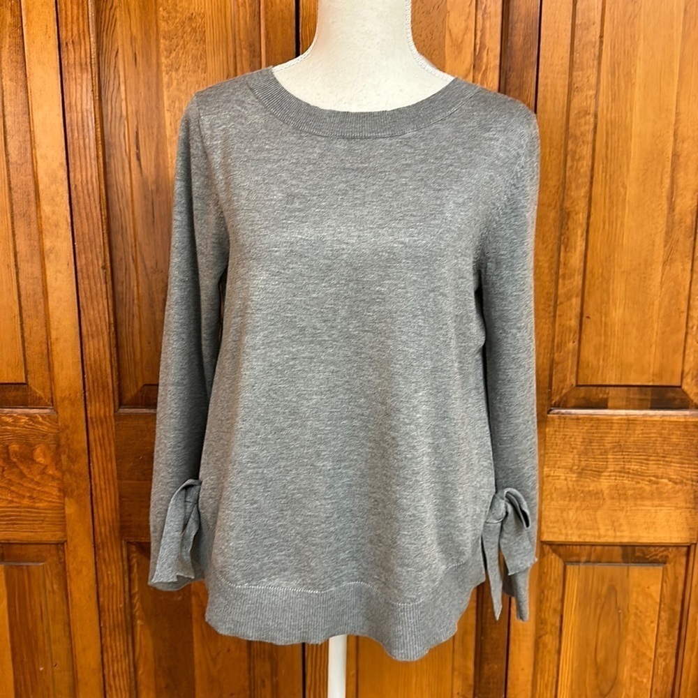 Cable & Gauze Grey Rayon/Polyester Long-sleeved Crewneck Sweater w/Side Bows L
